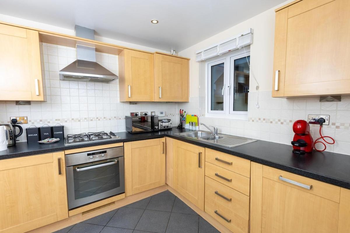 Villa 5-Bed Modern & Luxurious House Snodland Esterno foto